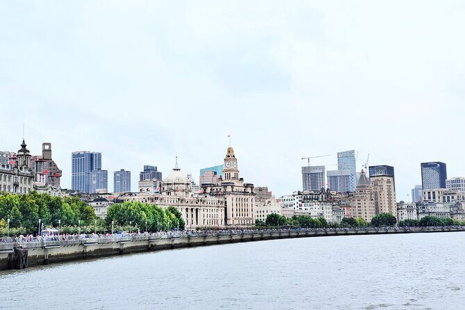 Highlights of Central Shanghai with TWO Authentic Chinese Meals - Exploring Shanghai in a Day: What You Can Expect