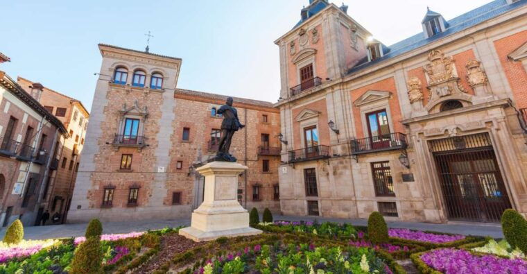 highlights-of-madrid-walking-tour-with-private-guide