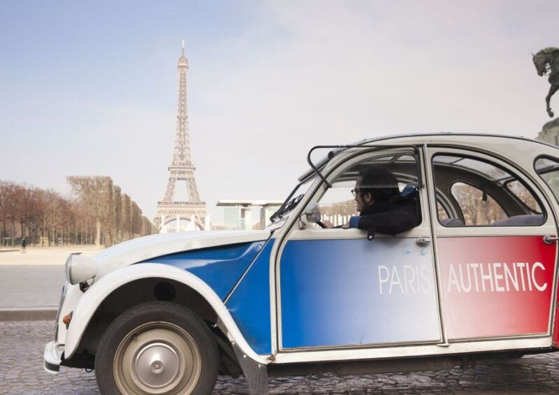 highlights-of-paris-private-6-hour-vintage-2cv-tour