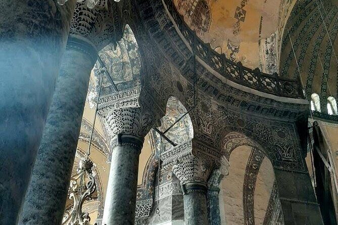 Highlights of stanbul's Old Town with Private Guiding Service - Topkapi Palace: The Ottoman Empire’s Crown Jewel
