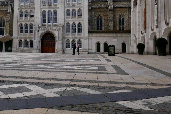 highlights-of-the-square-mile-walking-tour-in-city-of-london