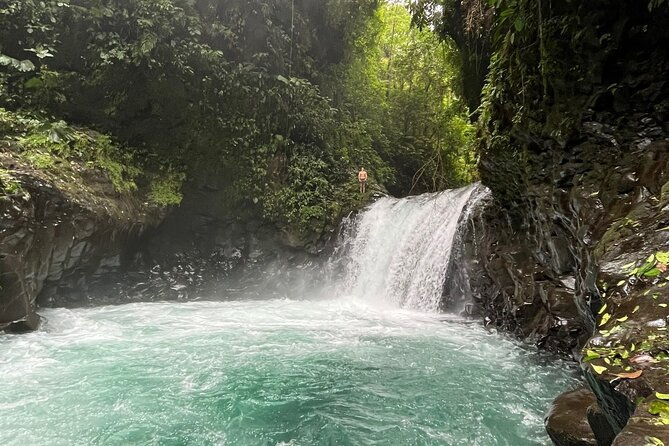 hike-and-explore-la-poza-river