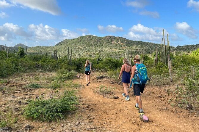 hike-goto-flamingo-meer-trail-explore-north-bonaire