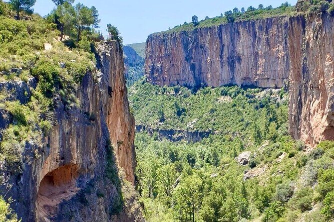 Hike Hanging Bridges and Canyon Túria - Chulilla - OFFICIAL GUIDE - What Makes This Tour Stand Out?