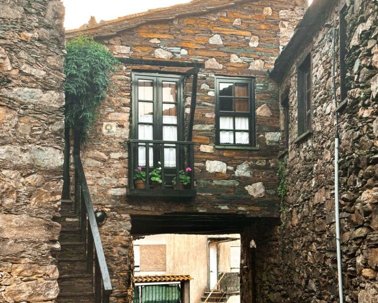 hike-in-the-xisto-villages-in-serra-da-lousa