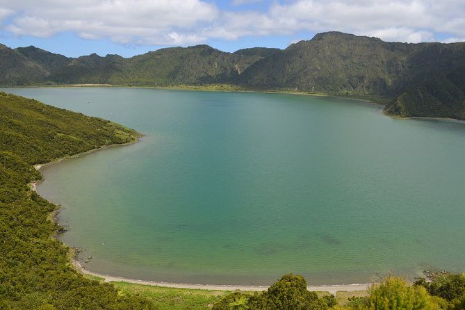 hike-lagoa-do-fogo-trail
