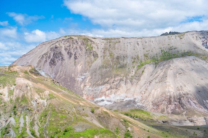 hike-mt-usu-and-visit-lake-toya-day-tour
