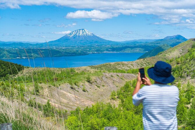 hike-mt-usu-and-visit-lake-toya-day-tour