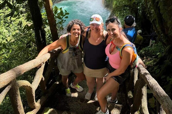 hike-rio-celeste-tenorio-volcano-national-park