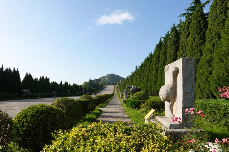 hike-tang-imperial-tombs-qianling-jianling-and-zhaoling