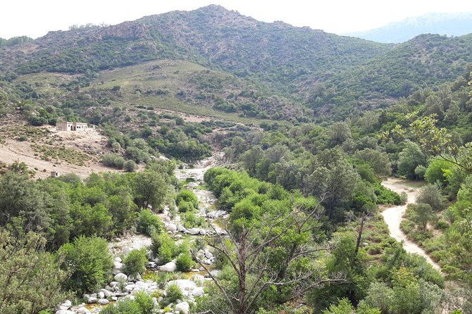 hike-to-gorropu-canyon