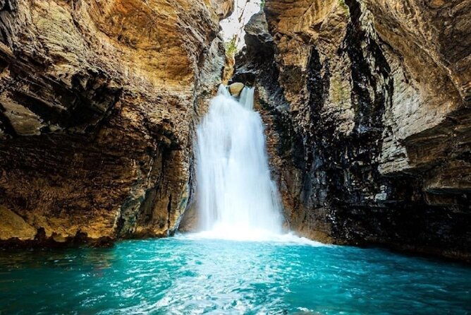 hike-to-rincon-de-vieja-national-park-and-la-leona-waterfall
