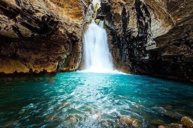hike-to-rincon-de-vieja-national-park-and-la-leona-waterfall