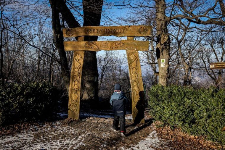 hike-to-spiritual-sites-near-budapest-2