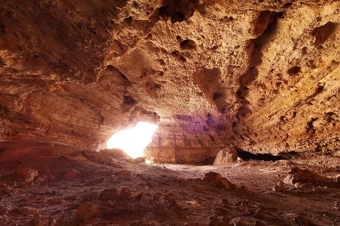Hike to Taiq Cave - Sinkhole and Baobab forest - Key Points