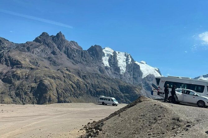 hike-to-the-mountain-of-colors-with-ticket-included