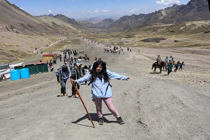 hike-to-the-mountain-of-colors-with-ticket-included