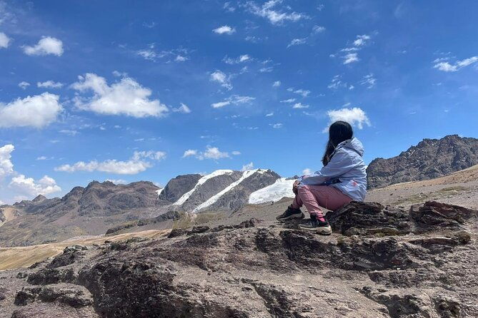 hike-to-the-mountain-of-colors-with-ticket-included