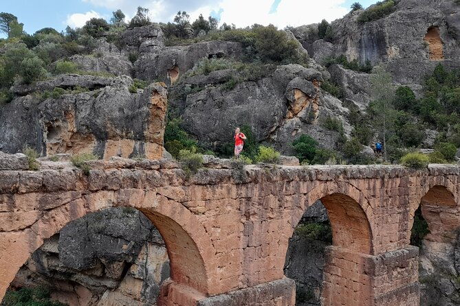 hike-to-the-roman-aqueduct-pena-cortada-2
