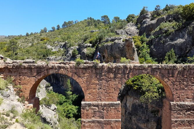 hike-to-the-roman-aqueduct-pena-cortada