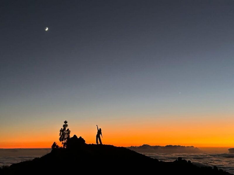 hike-under-stars-and-skywatching-with-astronomer-at-teide