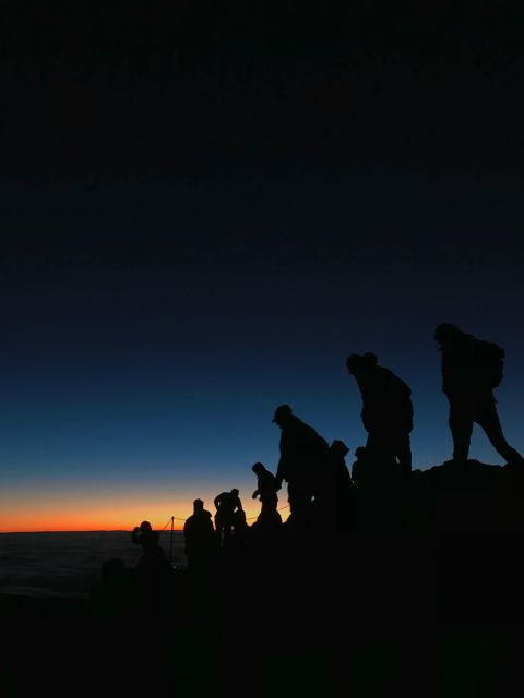 hike-under-stars-and-skywatching-with-astronomer-at-teide