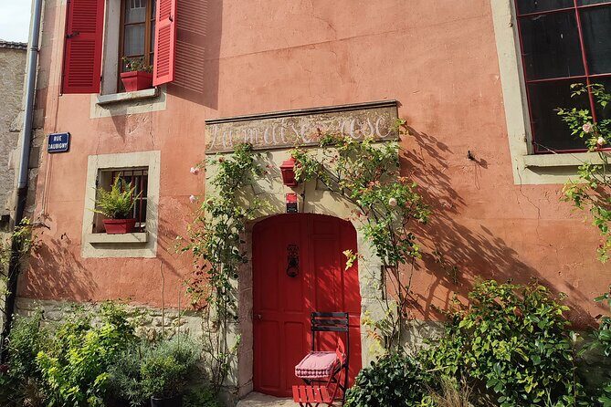 Hiking Adventure in Van Gogh's Footsteps with 6 miles walk - Who Should Consider This Tour?