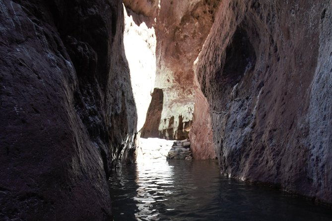 hiking-adventure-in-white-rock-canyon-and-desert-hot-springs