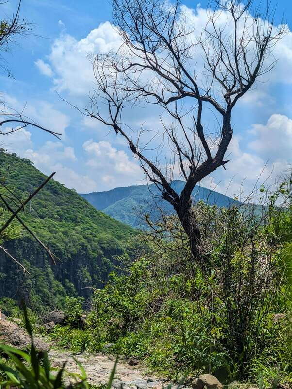 hiking-adventure-to-a-secret-swimming-spot