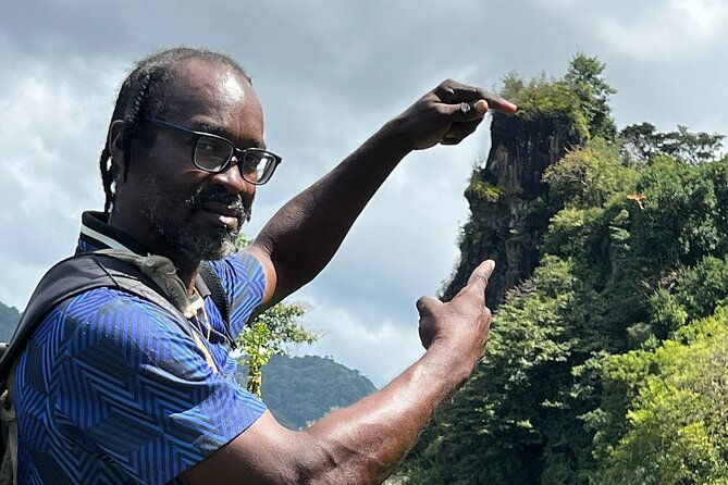 hiking-adventure-to-gorilla-rock-st-vincent-the-grenadines