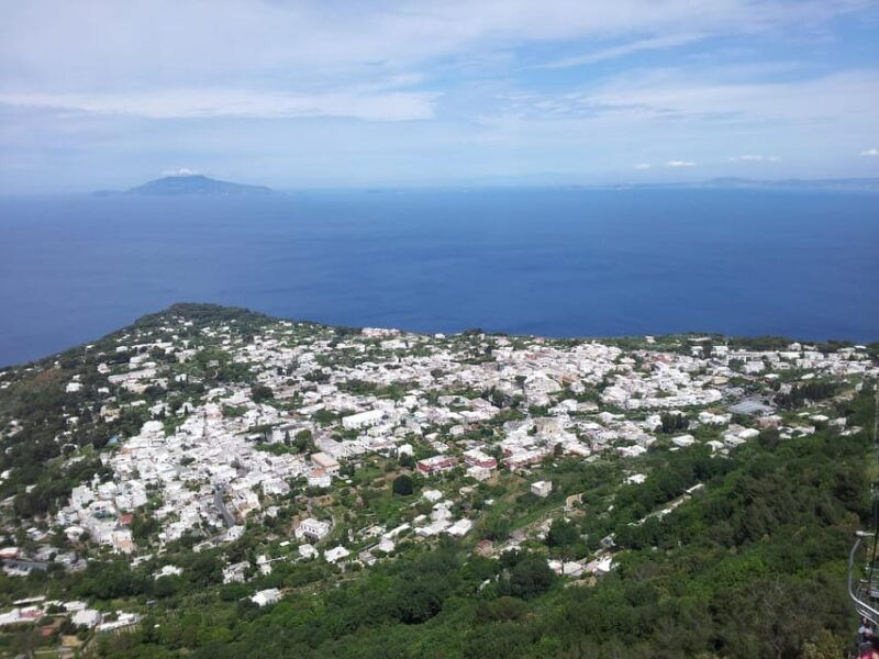 hiking-anacapridiscover-nature-away-from-the-crowdsascent-to-montesolaro