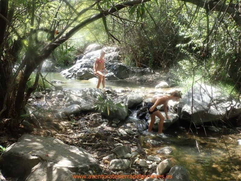 hiking-and-bathing-in-natural-pools-in-the-national-park