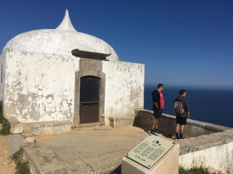 hiking-around-lisbon-jurassic-dinosaur-trails-of-espichel