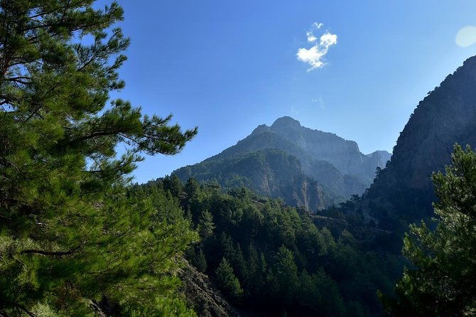 hiking-at-samaria-the-longest-gorge-in-europe-from-chania