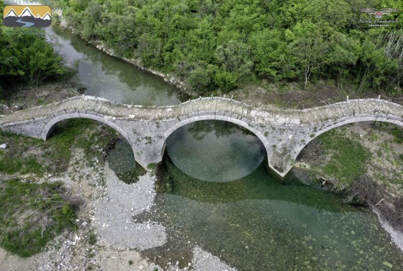 hiking-at-the-stone-bridges-traditional-villages-of-zagori