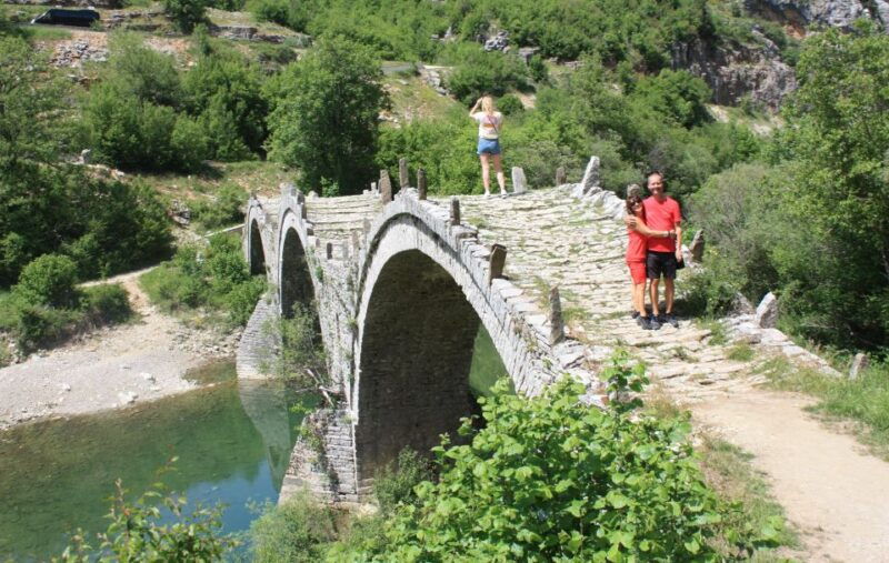 hiking-at-the-stone-bridges-traditional-villages-of-zagori