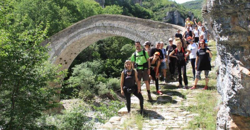 hiking-at-the-stone-bridges-traditional-villages-of-zagori