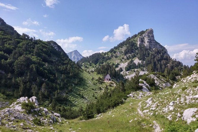hiking-between-bosnia-and-herzegovina
