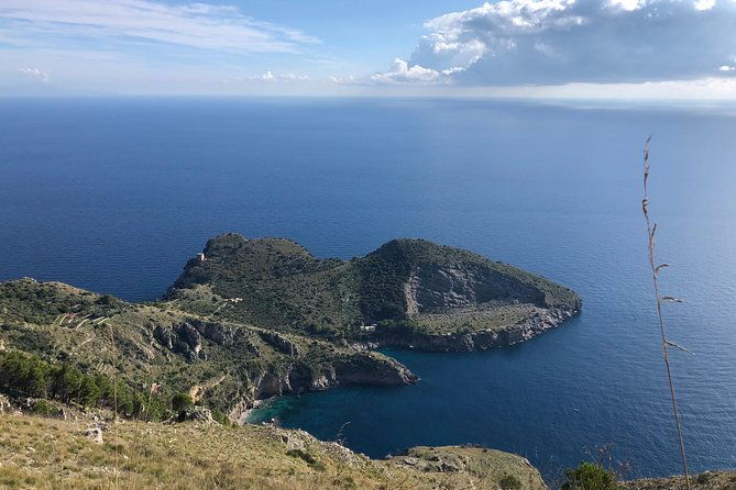 hiking-experience-sorrento-coast-punta-campanella-capri-view