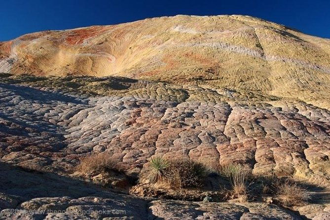 hiking-in-kanab-walk-and-photograph-scenic-yellow-rock-in-the-grand-staircase