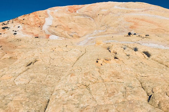 hiking-in-kanab-walk-and-photograph-scenic-yellow-rock-in-the-grand-staircase