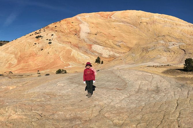 hiking-in-kanab-walk-and-photograph-scenic-yellow-rock-in-the-grand-staircase