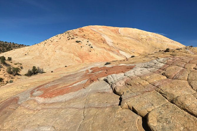 hiking-in-kanab-walk-and-photograph-scenic-yellow-rock-in-the-grand-staircase
