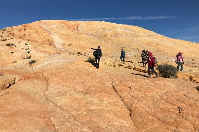hiking-in-kanab-walk-and-photograph-scenic-yellow-rock-in-the-grand-staircase