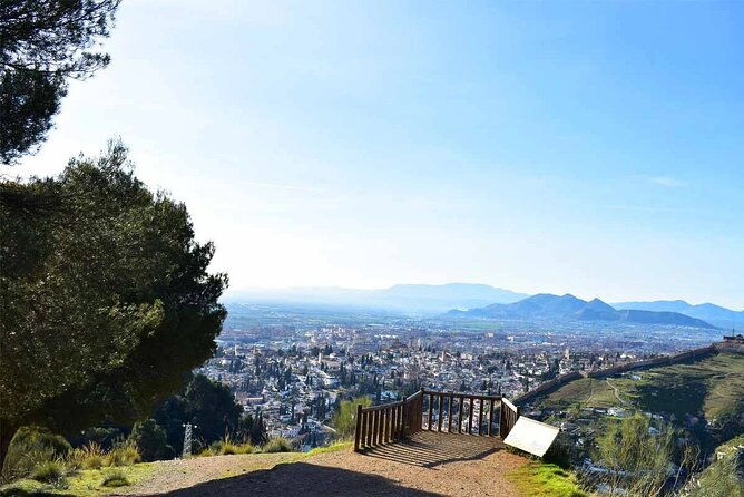hiking-in-the-natural-park-on-the-outskirts-of-the-alhambra