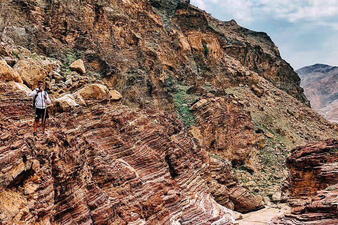 Hiking in the UAEs Scenic Hajar Mountains - Key Points