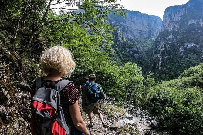 hiking-in-vikos-gorge