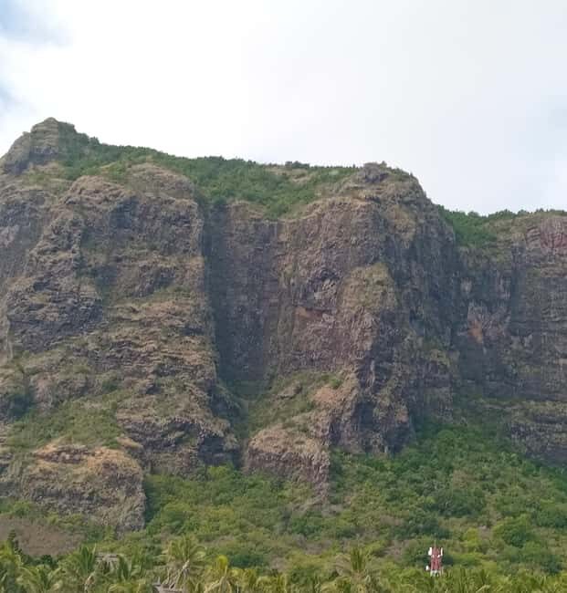Hiking Le Morne Brabant - Exploring Le Morne Brabant: An in-depth look