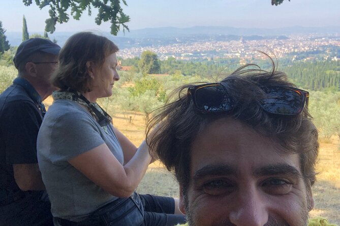 hiking-on-florence-tuscany-hills