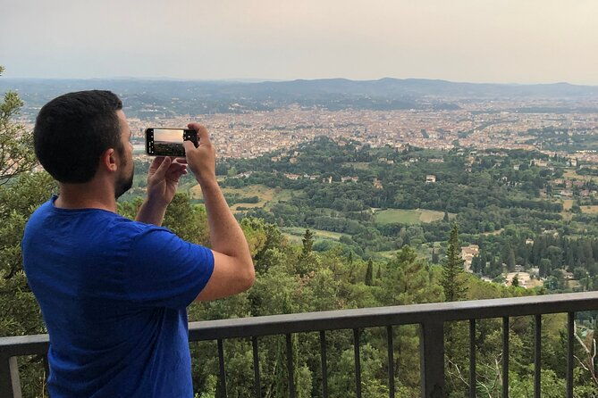 hiking-on-florence-tuscany-hills